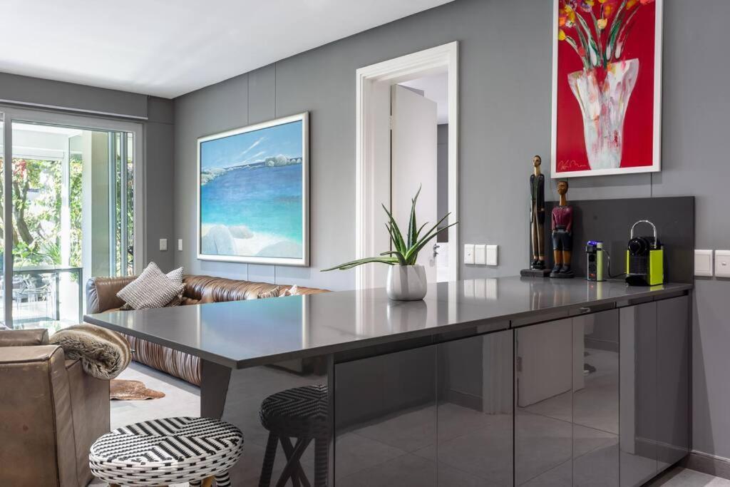 Luxury Waterfront Canals Apartment