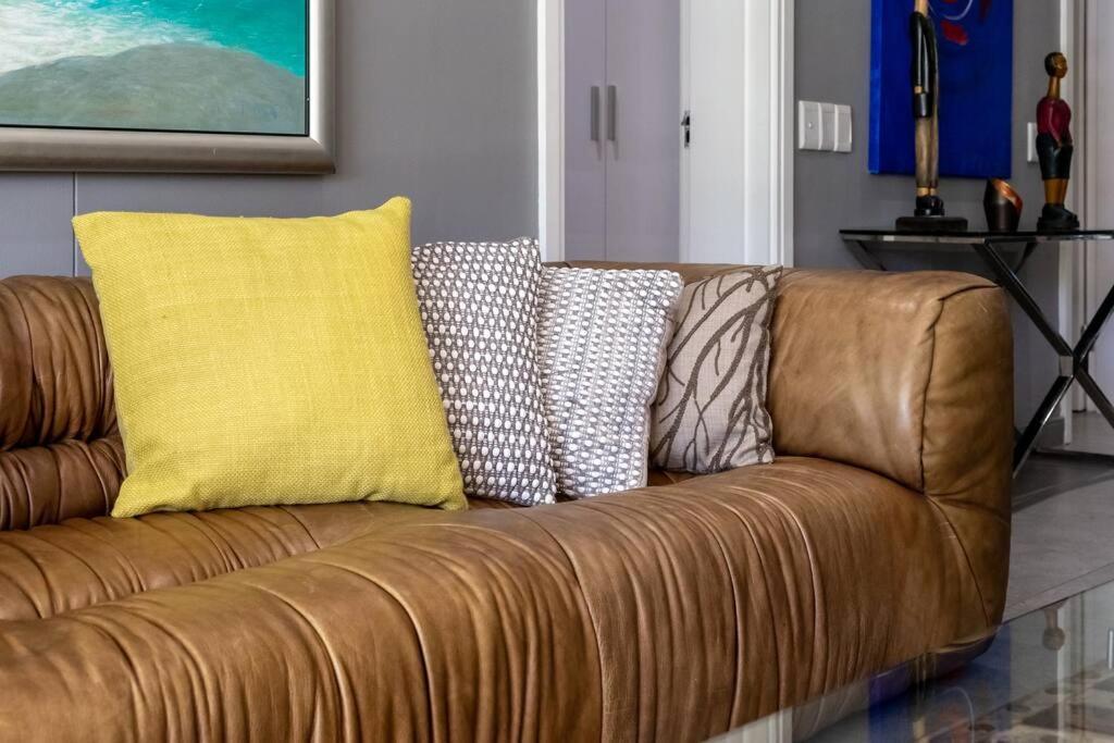 Luxury Waterfront Canals Apartment *