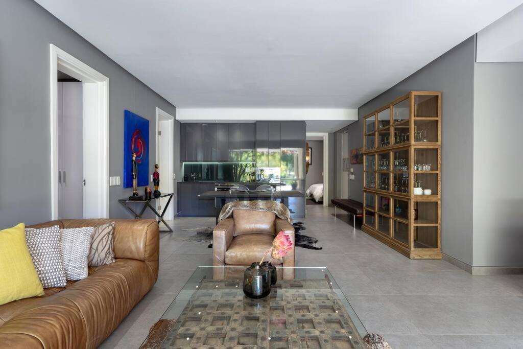 Luxury Waterfront Canals Cape Town