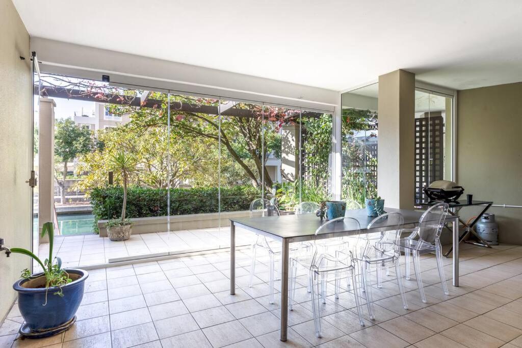 Luxury Waterfront Canals Cape Town