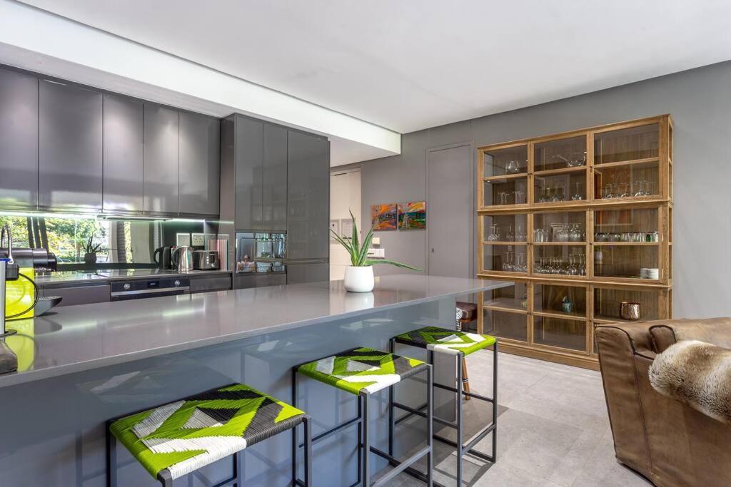 Apartment Luxury Waterfront Canals