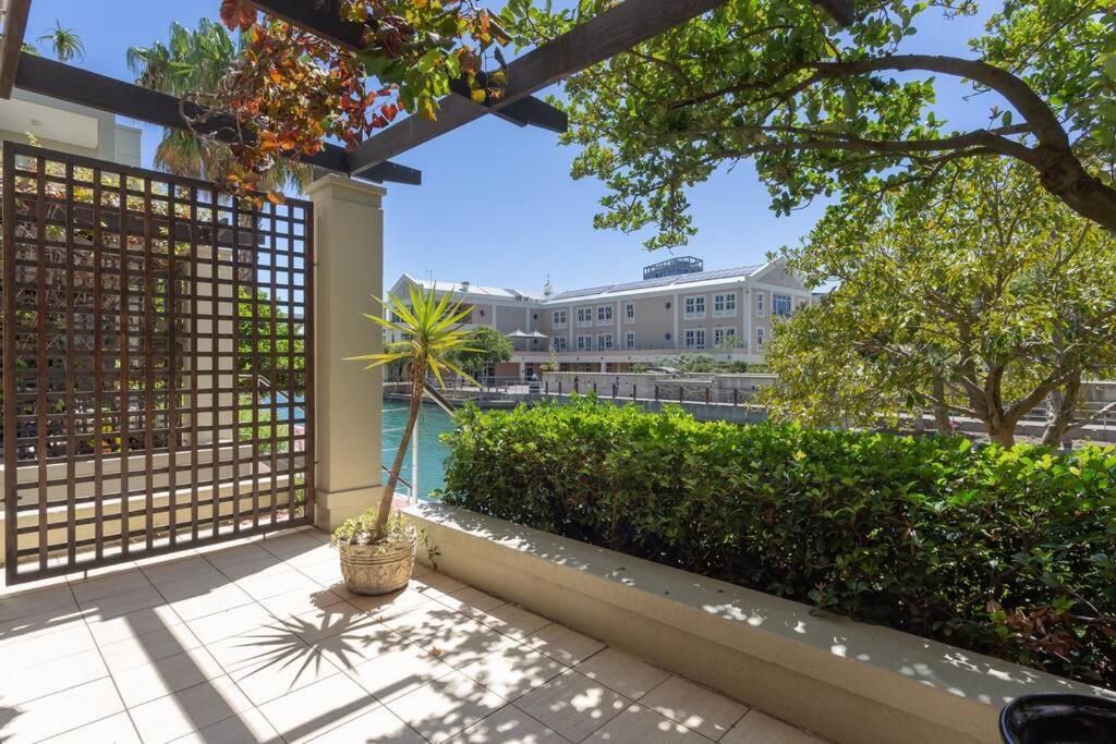 Luxury Waterfront Canals * Cape Town